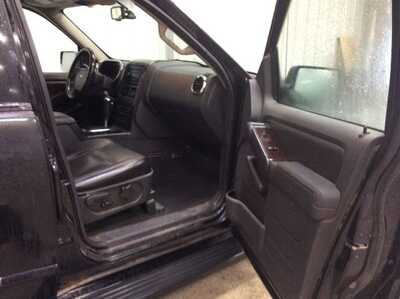 2006 Ford Explorer, $1900. Photo 10