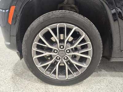 2023 Jeep Grand Cherokee L, $42000. Photo 8