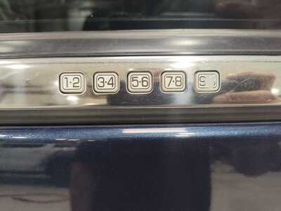 2016 Lincoln Navigator L, $16900. Photo 9