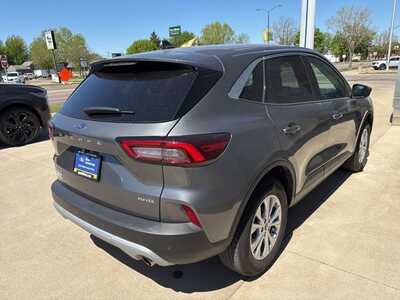 2024 Ford Escape, $26900. Photo 4