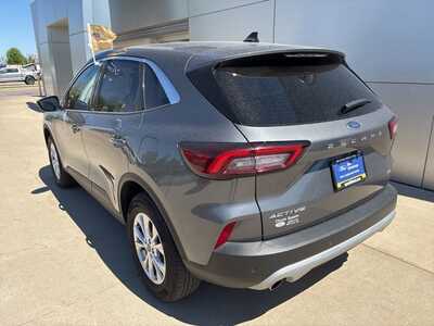 2024 Ford Escape, $26900. Photo 5