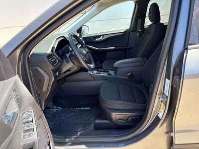 2024 Ford Escape, $26900. Photo 7