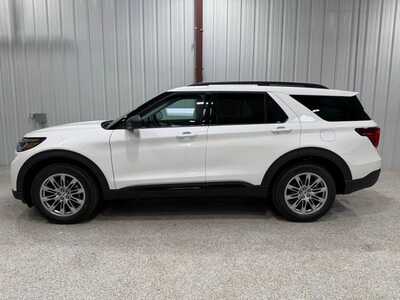 2026 Ford Explorer, $45120. Photo 4
