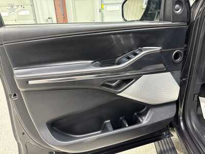 2025 Lincoln Navigator, $94000. Photo 12