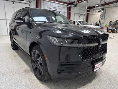 2025 Lincoln Navigator, $94000. Photo 4