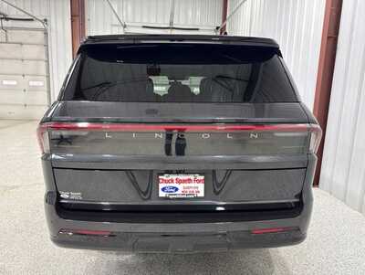 2025 Lincoln Navigator, $94000. Photo 8