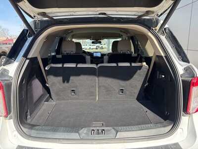 2020 Ford Explorer, $30900. Photo 12