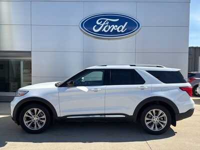 2020 Ford Explorer, $30900. Photo 2
