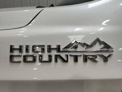 2023 Chevrolet Suburban, $52900. Photo 10