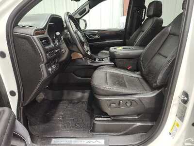 2023 Chevrolet Suburban, $52900. Photo 11