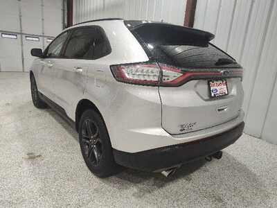 2018 Ford Edge, $17918. Photo 8