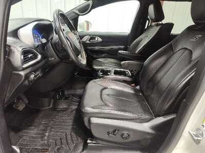 2020 Chrysler Pacifica, $20900. Photo 10