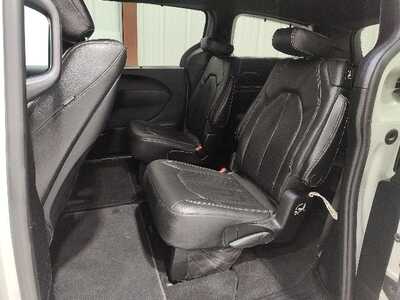 2020 Chrysler Pacifica, $20900. Photo 12
