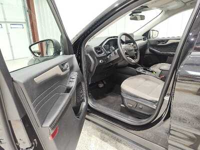2022 Ford Escape, $16900. Photo 11