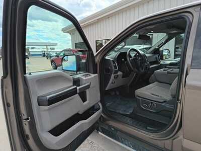 2015 Ford F150 Crew Cab, $15900. Photo 12