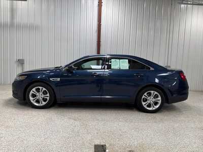 2016 Ford Taurus, $13916. Photo 6