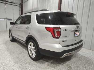 2017 Ford Explorer, $16900. Photo 8