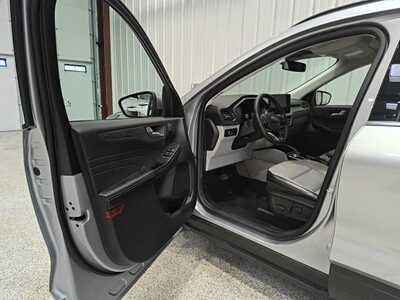 2023 Ford Escape, $28900. Photo 12