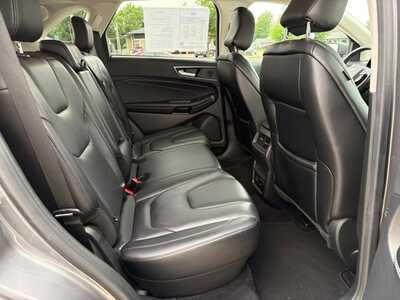 2022 Ford Edge, $25900. Photo 11