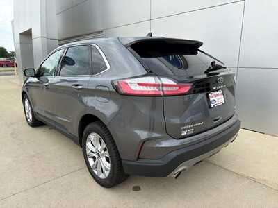 2022 Ford Edge, $25900. Photo 4
