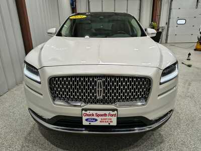 2021 Lincoln Nautilus, $25900. Photo 3