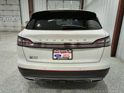 2021 Lincoln Nautilus, $25900. Photo 9