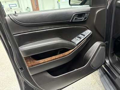 2017 Chevrolet Tahoe, $14500. Photo 11