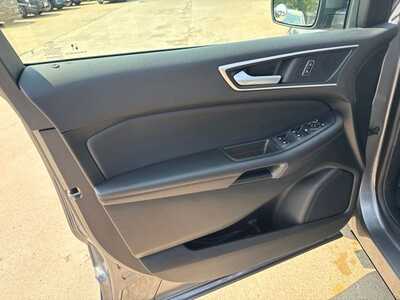 2024 Ford Edge, $33900. Photo 11