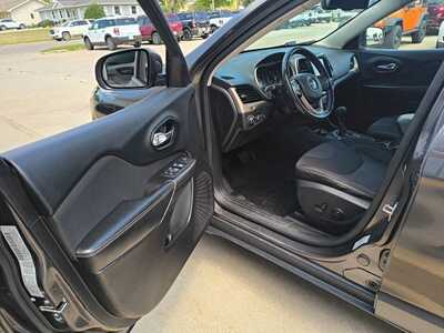 2015 Jeep Cherokee, $6915. Photo 10
