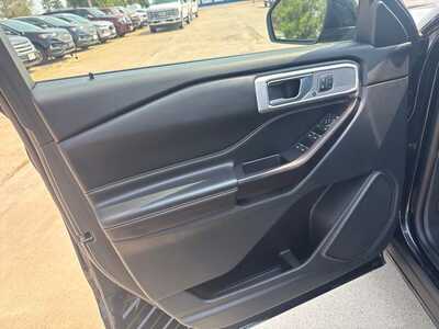 2020 Ford Explorer, $28500. Photo 11