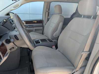 2010 Chrysler Town & Country, $9500. Photo 11