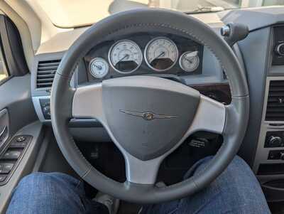 2010 Chrysler Town & Country, $9500. Photo 12