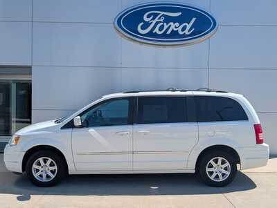 2010 Chrysler Town & Country, $9500. Photo 3