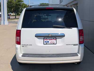 2010 Chrysler Town & Country, $9500. Photo 6