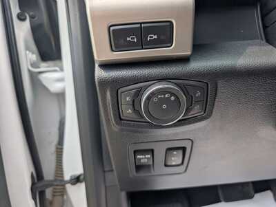 2018 Ford F150 Crew Cab, $31900. Photo 12