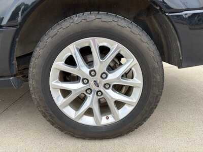 2016 Ford Expedition EL, $13900. Photo 8