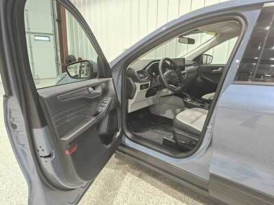 2024 Ford Escape, $24900. Photo 11