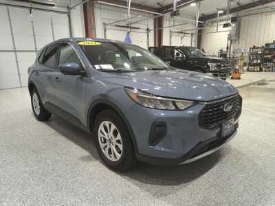 2024 Ford Escape, $24900. Photo 4
