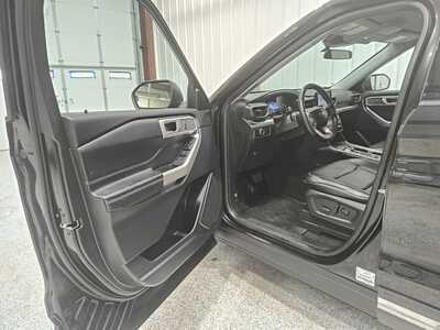 2023 Ford Explorer, $30900. Photo 12