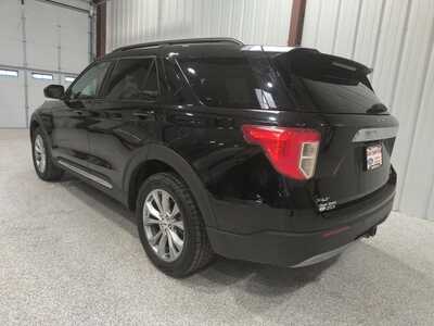 2023 Ford Explorer, $30900. Photo 8