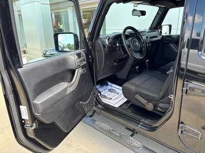 2011 Jeep Wrangler Unlimited, $10900. Photo 11