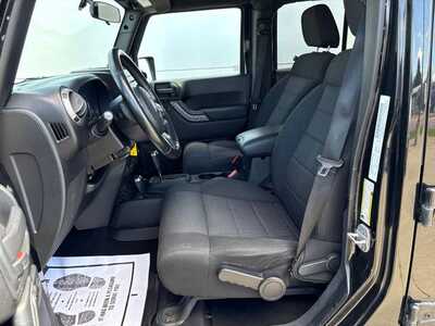 2011 Jeep Wrangler Unlimited, $10900. Photo 12