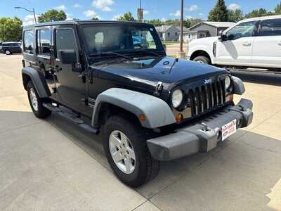 2011 Jeep Wrangler Unlimited, $10900. Photo 4