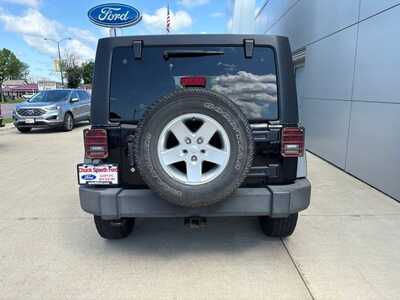 2011 Jeep Wrangler Unlimited, $10900. Photo 9
