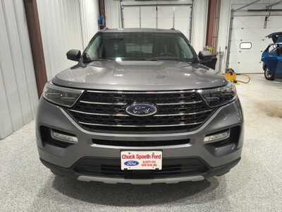 2021 Ford Explorer, $28900. Photo 3