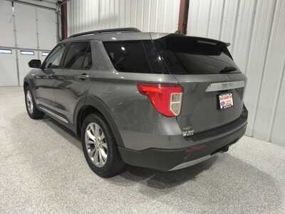 2021 Ford Explorer, $28900. Photo 8