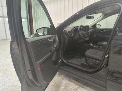 2023 Ford Escape, $24900. Photo 12
