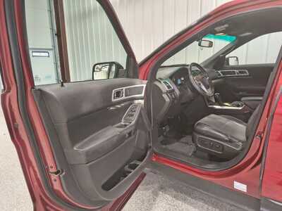 2015 Ford Explorer, $11915. Photo 10