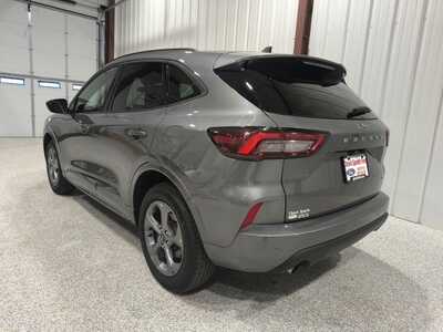 2024 Ford Escape, $28900. Photo 8