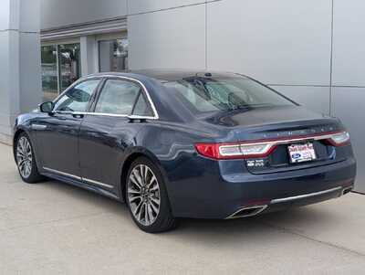 2017 Lincoln Continental, $18900. Photo 4